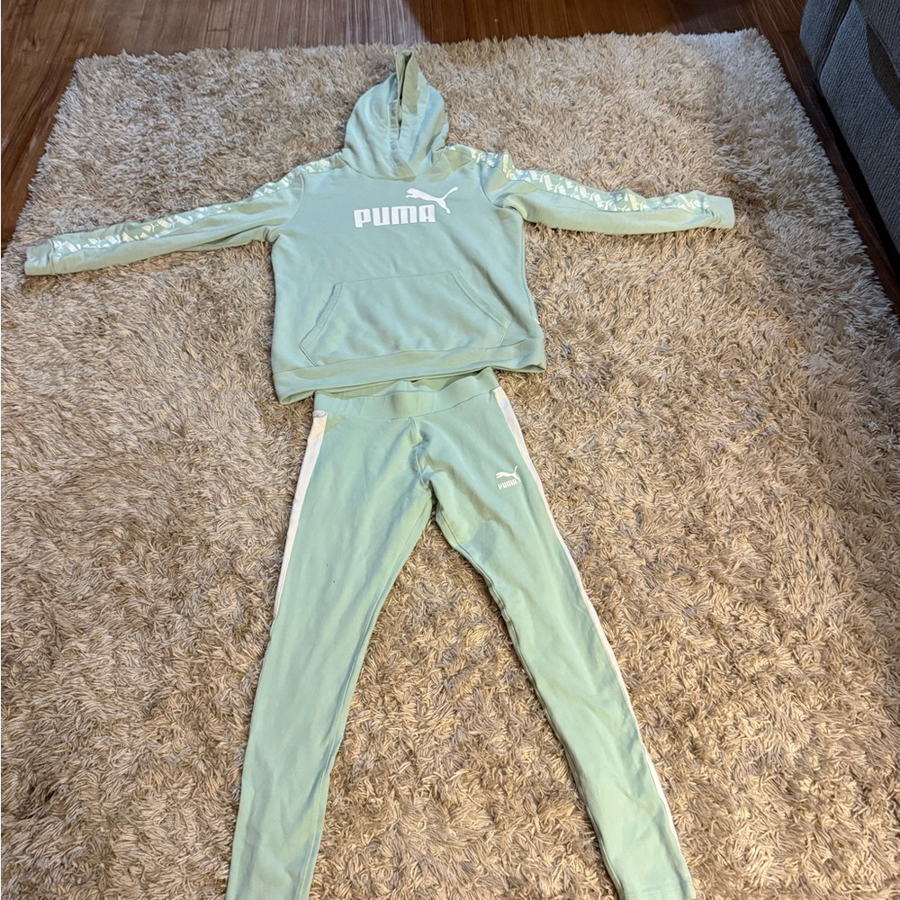Puma Women’s Legging and sweatshirt Set - Light Green